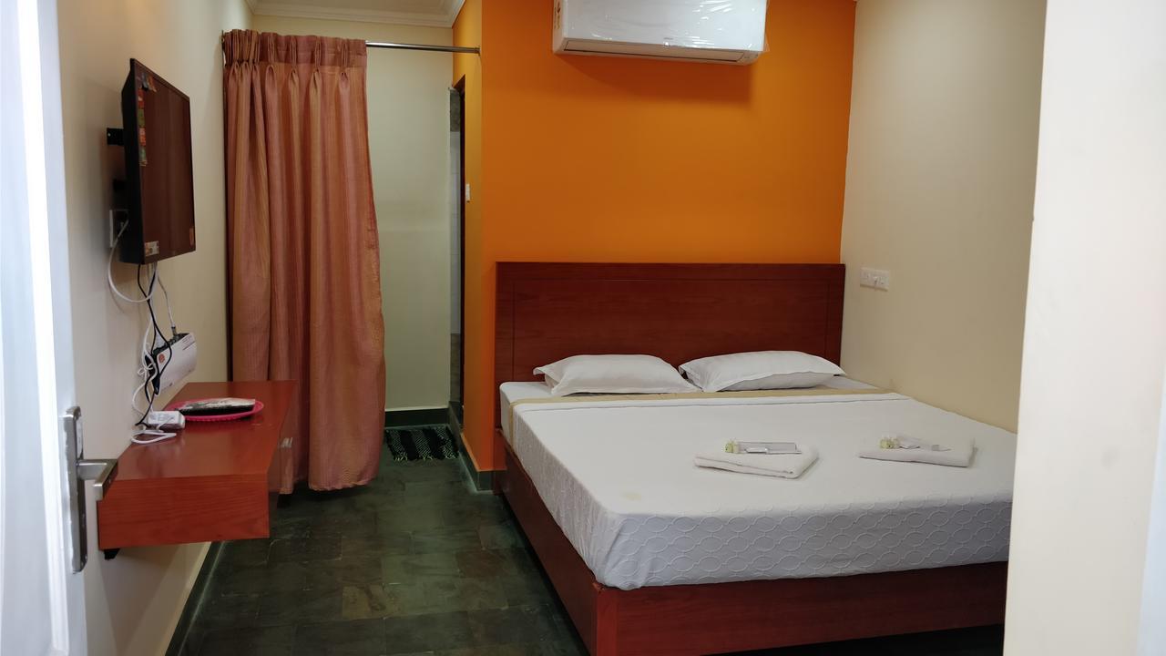 King Park Hotel Pondicherry Exterior foto