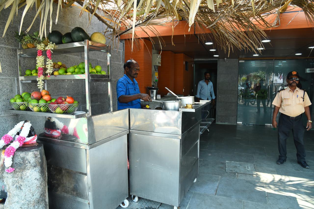 King Park Hotel Pondicherry Exterior foto