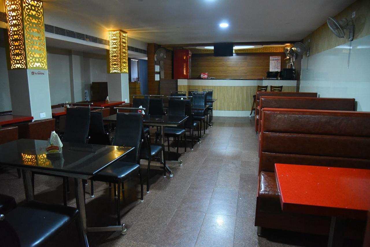 King Park Hotel Pondicherry Exterior foto