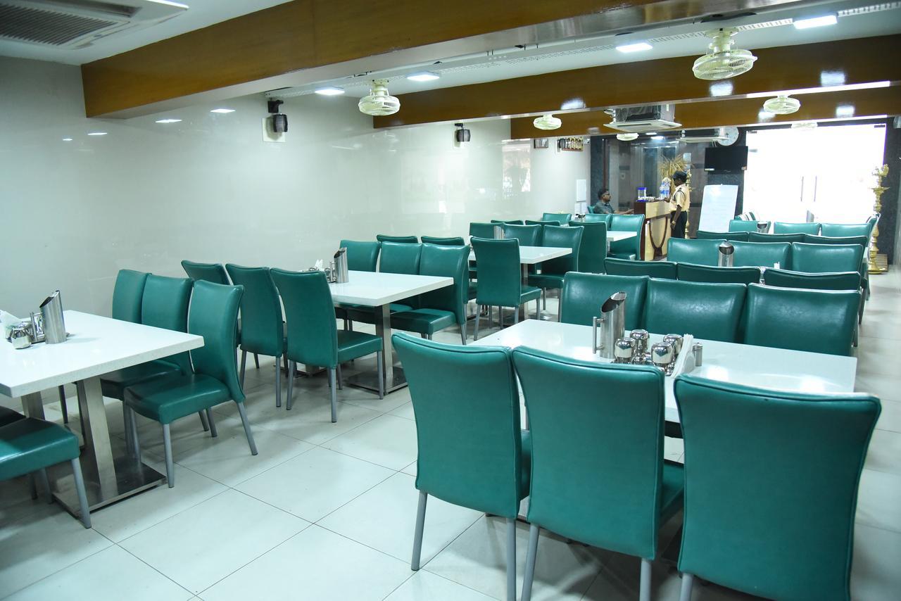 King Park Hotel Pondicherry Exterior foto