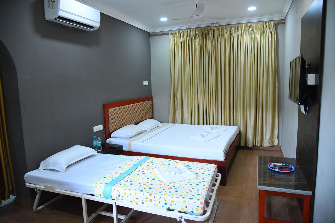 King Park Hotel Pondicherry Exterior foto