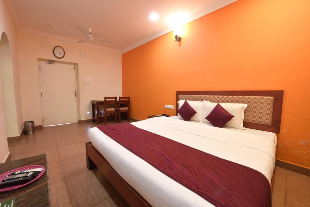 King Park Hotel Pondicherry Exterior foto